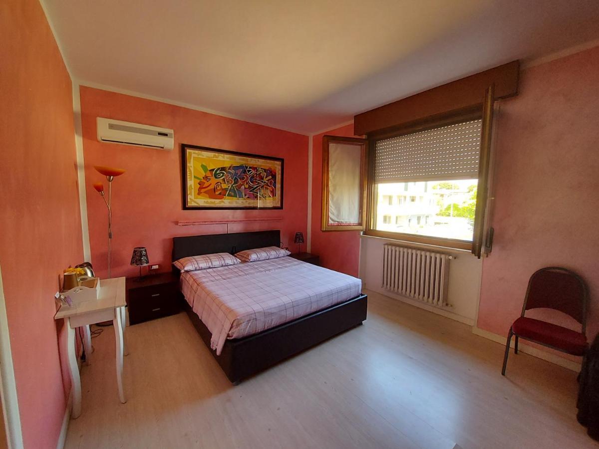 B&B Desenzano 데센자노델가르다 외부 사진